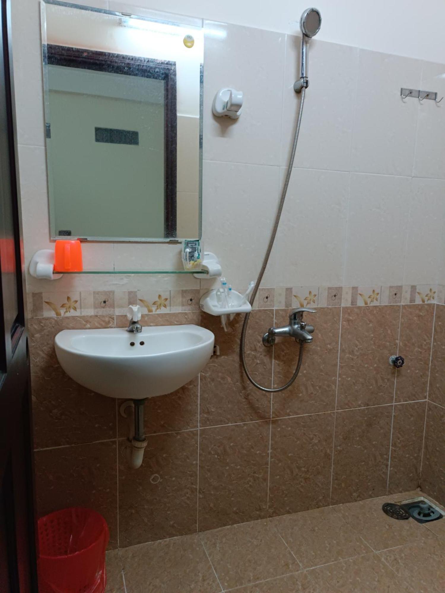 Oyo 1171 Tay Hai Hotel Da Nang Exterior foto